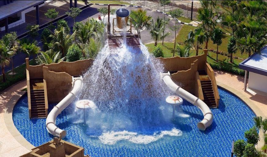 Sea View Water Theme Park At Swiss Garden Residence - 2 Bedroom Apartment Kuantan Zewnętrze zdjęcie